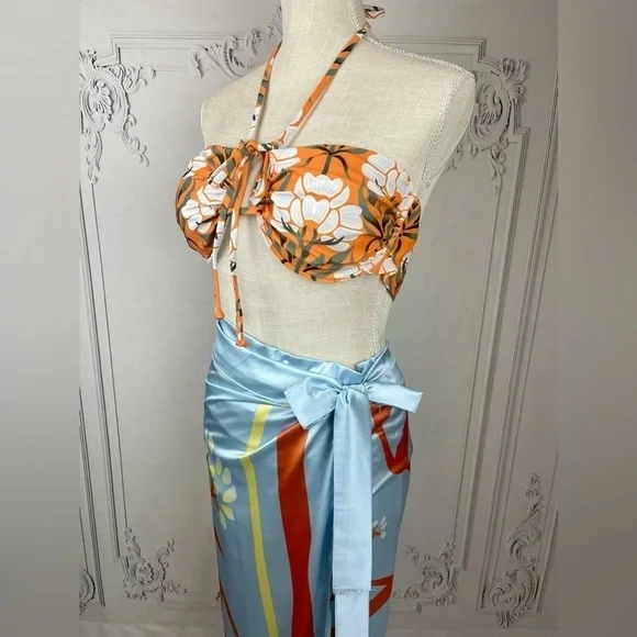 Three Piece-Set Bali Floral Bikini Swimsuit and Pareo Coverup - Picture 7 of 11